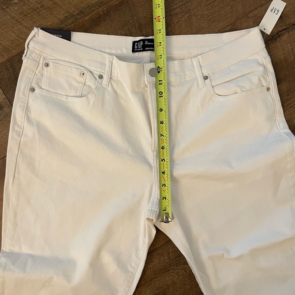 NWT! Gap Girlfiend Jean in White. Size 16/33. - Picture 12 of 12